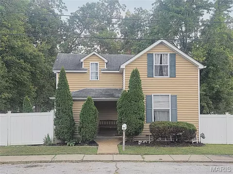 230 Roberts St, Sainte Genevieve, MO 63670