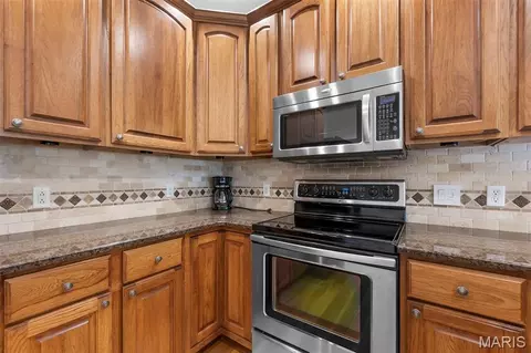 Kitchen - 406 Hidden Meadows Dr, Jackson, MO 63755 photo 3 of 3