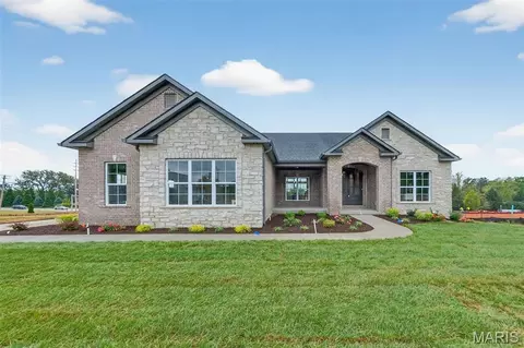 11906 Santino Ct, Creve Coeur, MO 63141