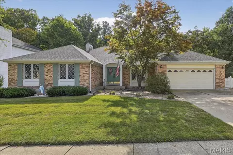 134 Beaujolais Dr, Florissant, MO 63031