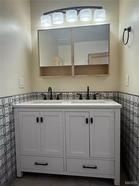 Bath - 312 Pecan Dr, Holcomb, MO 63852 photo 4 of 4