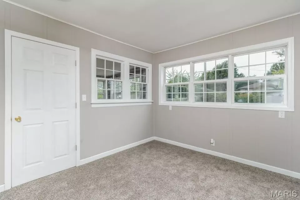 Other - 1122 Beverly Dr, Lebanon, MO 65536 photo 2 of 6
