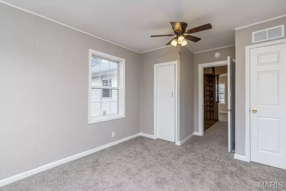Bedroom - 1122 Beverly Dr, Lebanon, MO 65536 photo 1 of 4