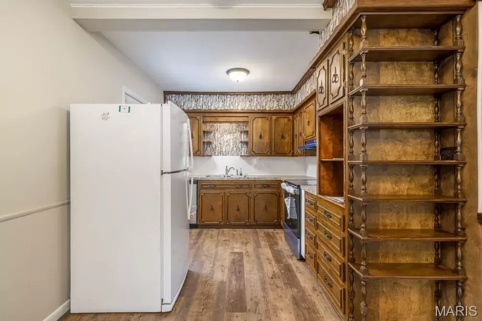 Kitchen - 1122 Beverly Dr, Lebanon, MO 65536 photo 3 of 3