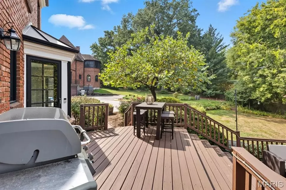 Exterior - 50 Lake Forest Dr, Richmond Heights, MO 63117 photo 4 of 9