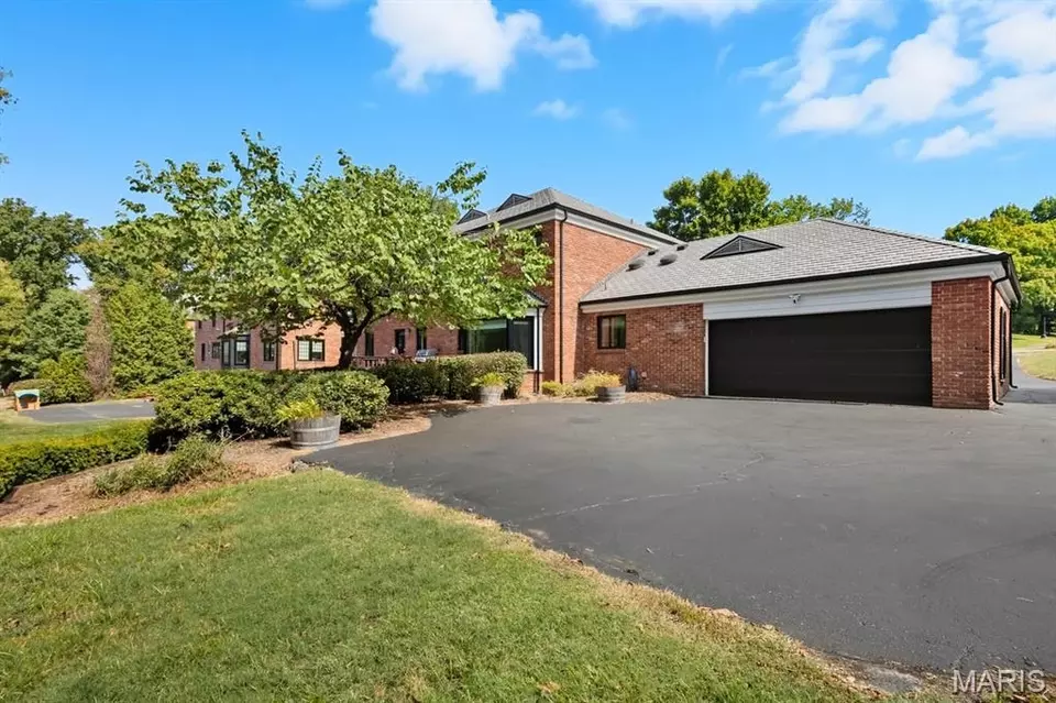 Exterior - 50 Lake Forest Dr, Richmond Heights, MO 63117 photo 9 of 9