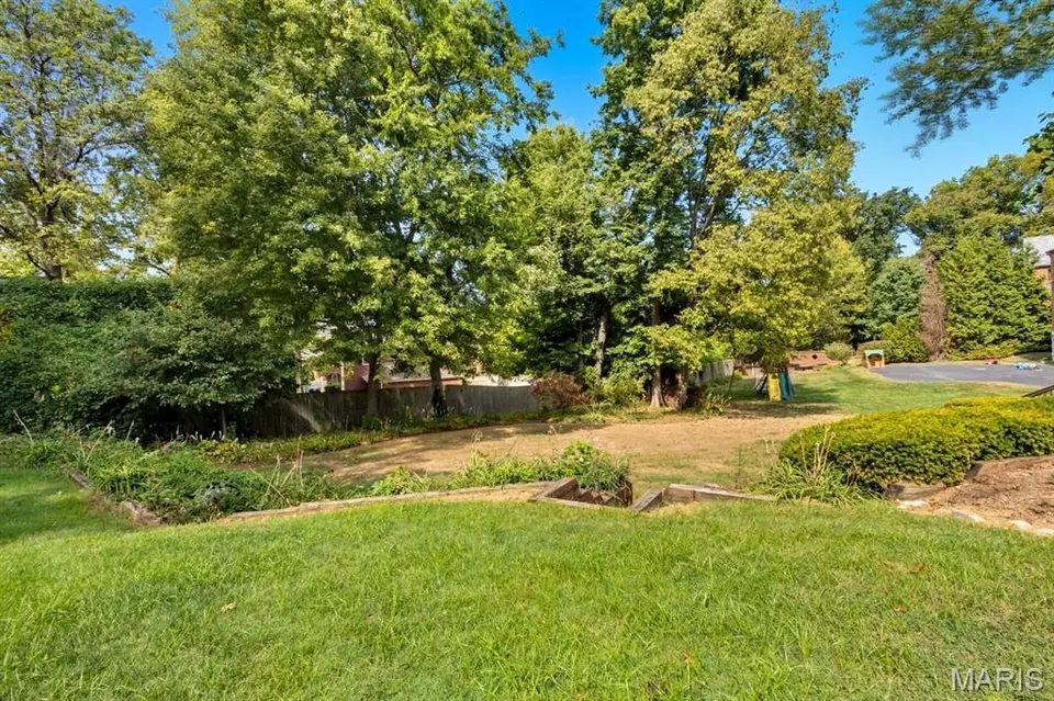 Exterior - 50 Lake Forest Dr, Richmond Heights, MO 63117 photo 7 of 9