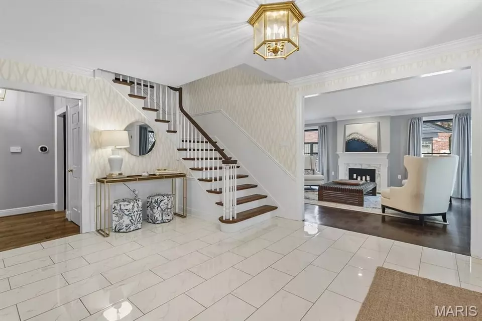 Entry Way - 50 Lake Forest Dr, Richmond Heights, MO 63117 photo 1 of 3