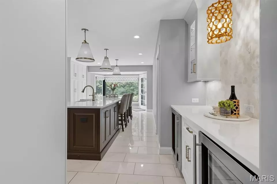 Kitchen - 50 Lake Forest Dr, Richmond Heights, MO 63117 photo 1 of 5