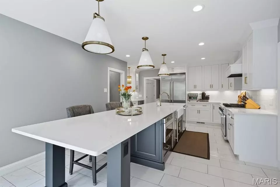 Kitchen - 50 Lake Forest Dr, Richmond Heights, MO 63117 photo 5 of 5