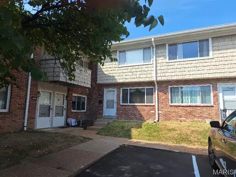 10819 Carroll Wood Way, Sappington, MO 63128