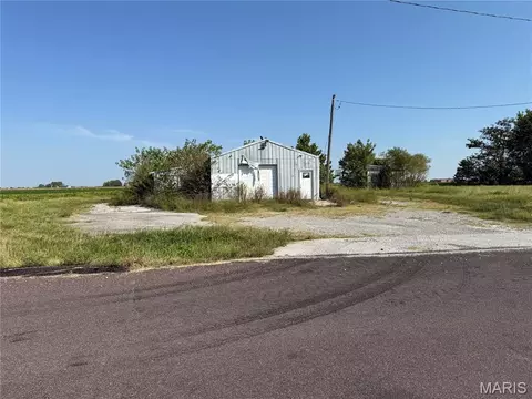 2665 E Benson Rd, Sturgeon, MO 65284