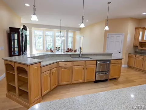 Kitchen - 171 Rolling Mdws, Hannibal, MO 63401 photo 3 of 8