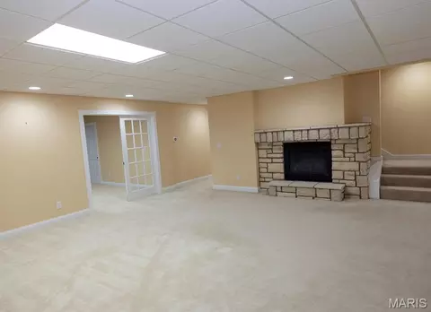 Living - 171 Rolling Mdws, Hannibal, MO 63401 photo 9 of 10