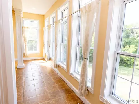 Entry Way - 171 Rolling Mdws, Hannibal, MO 63401 photo 1 of 2