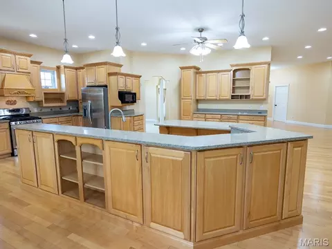 Kitchen - 171 Rolling Mdws, Hannibal, MO 63401 photo 4 of 8