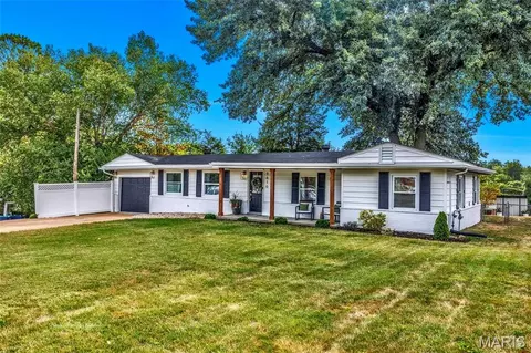 9610 Carrimae Ct, Crestwood, MO 63126