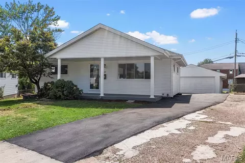 502 Nannette Dr, Saint Louis, MO 63125