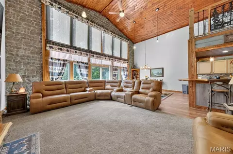 45 Blue Line Ln, Silex, MO 63377