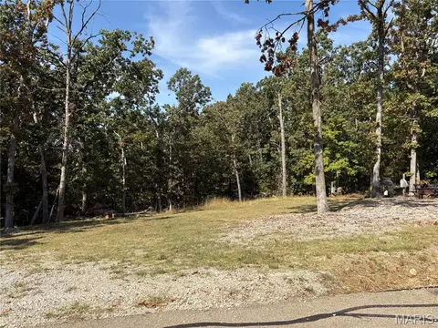 1033 Port Perry Dr, Perryville, MO 63775