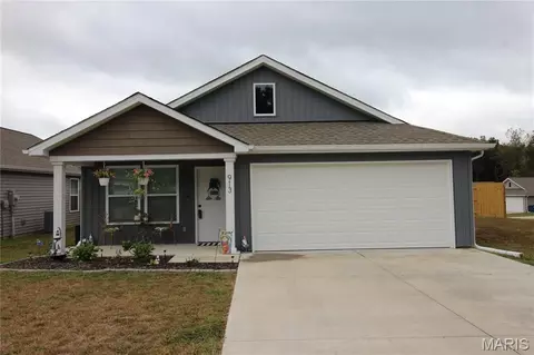 913 Osage Villa Ct, Villa Ridge, MO 63089