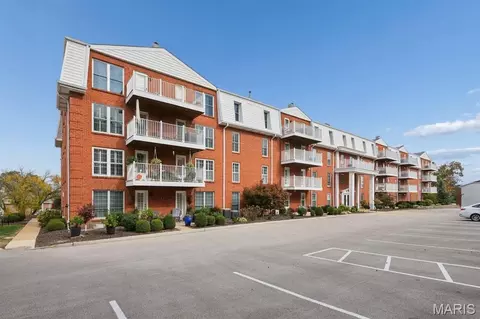 14443 Bantry Ln #1, Chesterfield, MO 63017
