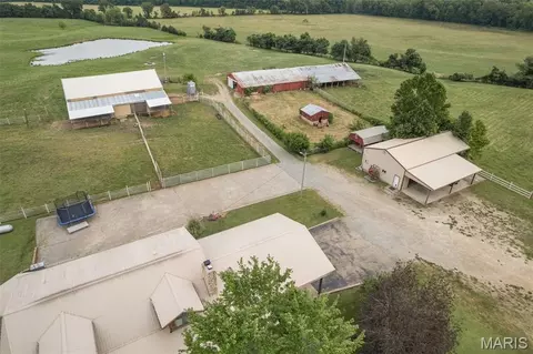 10646 Mounts Rd, Irondale, MO 63648