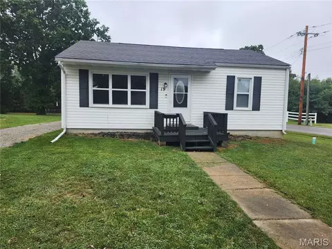 19 S St Charles St, Bowling Green, MO 63334