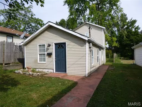 107 W Maple St, Hartford, IL 62048