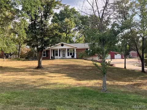 730 Silo Ln, Villa Ridge, MO 63089