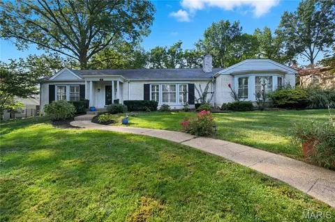 10 Ladue Hills Dr, Saint Louis, MO 63132