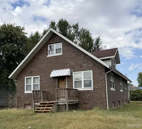1529 W Main St, Vandalia, IL 62471