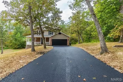 541 Rock Creek Dr, Washington, MO 63090