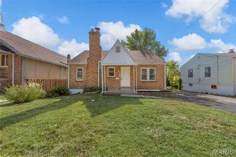 10310 Lackland Rd, Overland, MO 63114