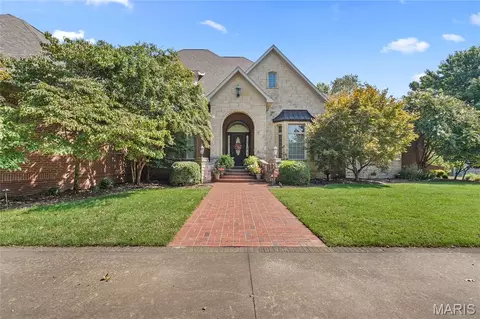 328 S Kathie Dr, Charleston, MO 63834