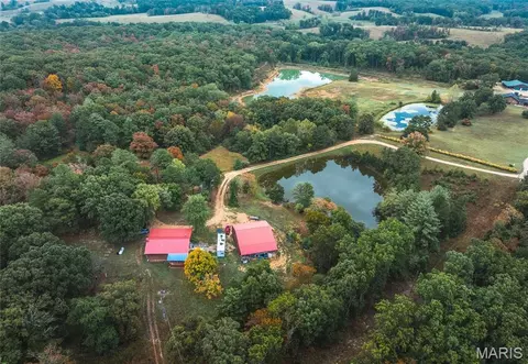98 Pinecrest Ln, Steelville, MO 65565