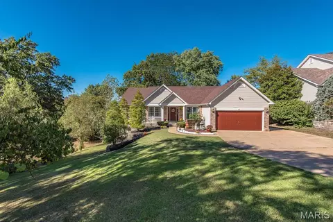 436 Ries Rd, Ballwin, MO 63021