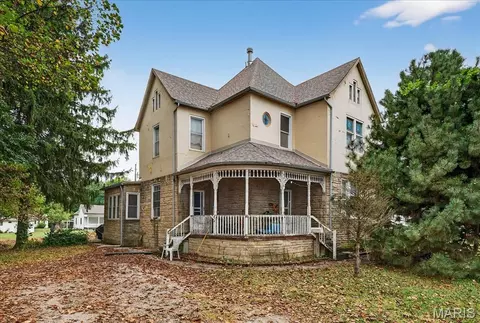 2926 Mary Irene St, Belleville, IL 62226