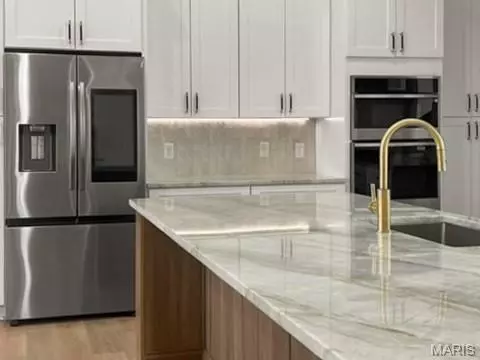 Kitchen - 679 Jonathan Rd, Hannibal, MO 63401 photo 5 of 10