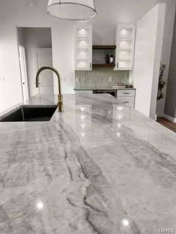 Kitchen - 679 Jonathan Rd, Hannibal, MO 63401 photo 8 of 10