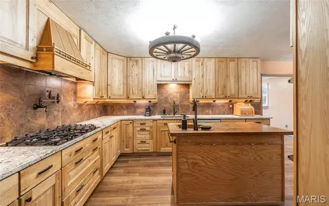 807 County Road 6410, Salem, MO 65560