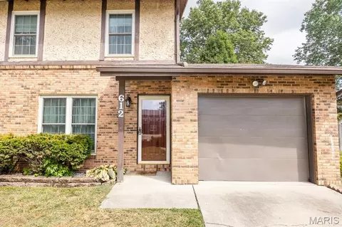 612 Westfield Ct, Belleville, IL 62221