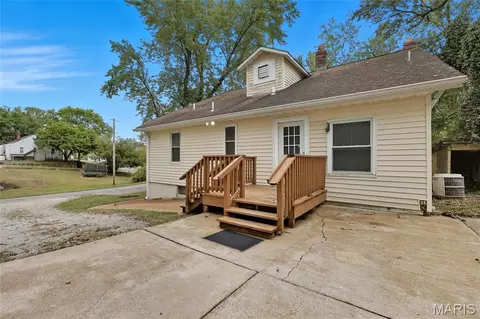 6899 Circle Dr, Cedar Hill, MO 63016