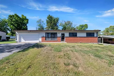 1253 Dielman Rd, Olivette, MO 63132