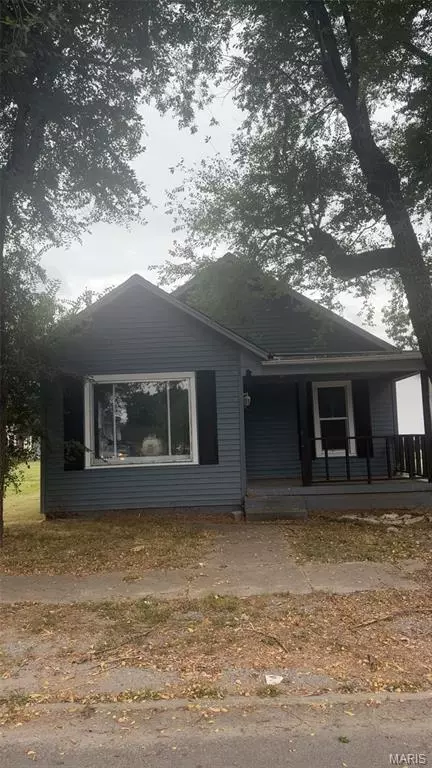 733 Matthews Ave, Sikeston, MO 63801