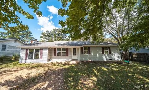 905 E James Blvd, Saint James, MO 65559 photo 1