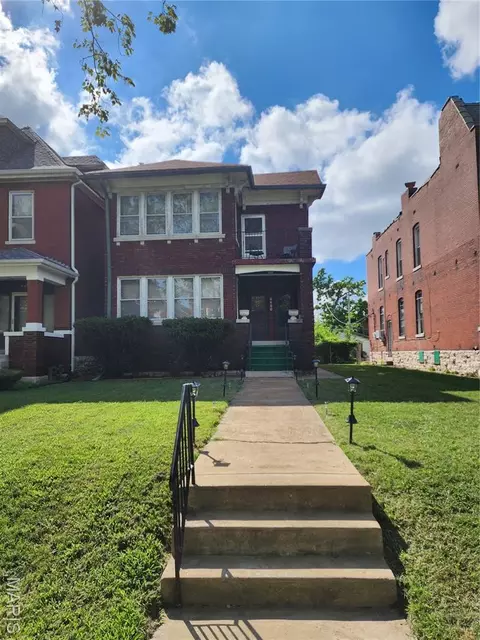4450 Holly Ave, Saint Louis, MO 63115