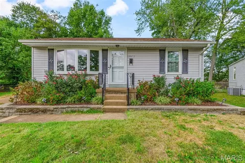 3327 Krem Ct, Saint Ann, MO 63074