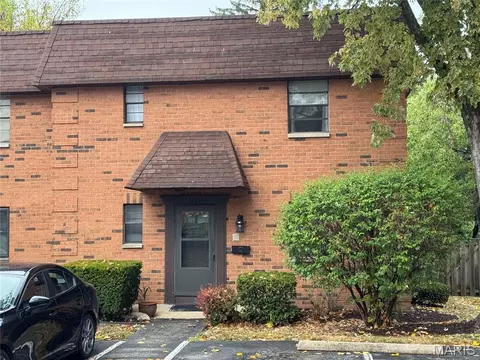 433 S Clay Ave, Kirkwood, MO 63122