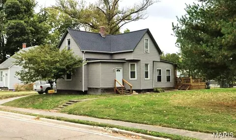 604 N 17th St, Belleville, IL 62226